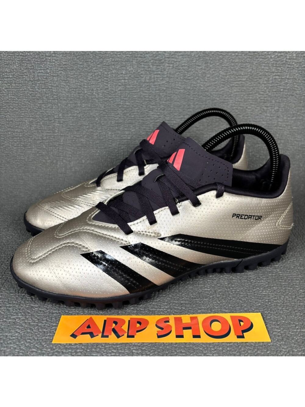 Adidas Predator Club IF6398 Size 6.5 Kids Boys Gold Black Turf Soccer Cleats